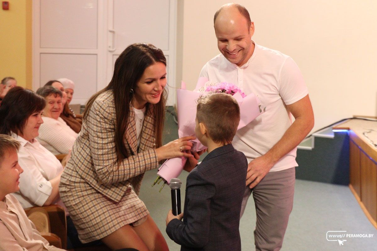 В Вилейке ко Дню отца прошел праздничный концерт. Смотрите фоторепортаж В Вилейке ко Дню отца прошел праздничный концерт. Смотрите фоторепортаж