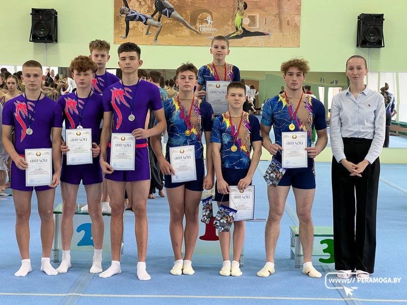 Вилейские акробаты заняли второе место на Международном турнире в Бресте