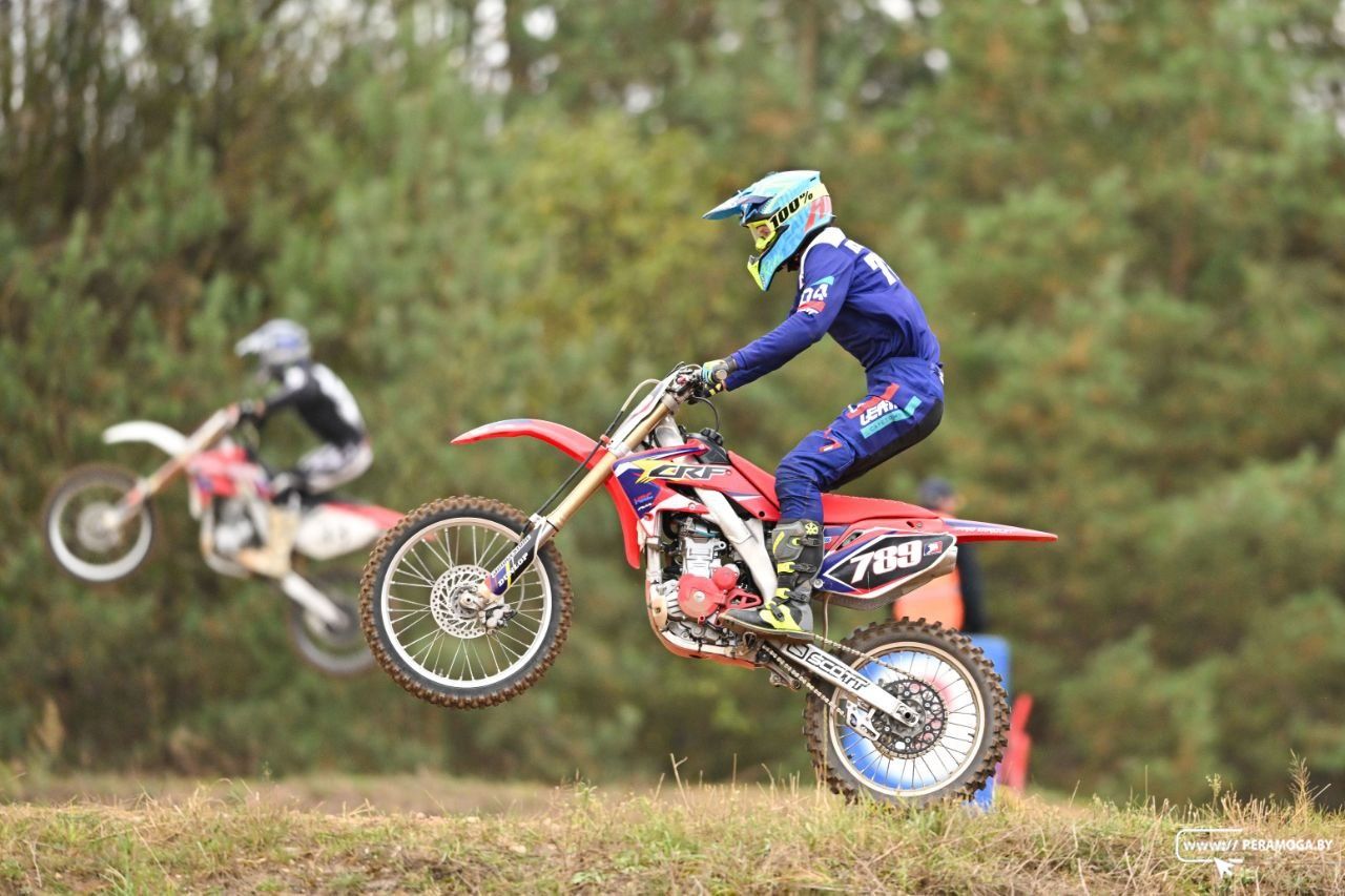 Юный мотогонщик Иван Корзюк из Вилейки – первые победы и новые горизонты в мотокроссе