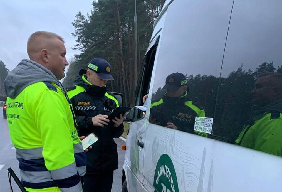 Безопасность маршруток: на трассе Р-28 ГАИ провела внеплановые проверки перевозчиков