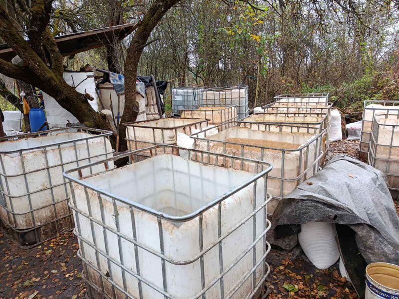 В Вилейском районе правоохранители застали самогонщиков с поличным: выявлено 11 тыс. литров браги