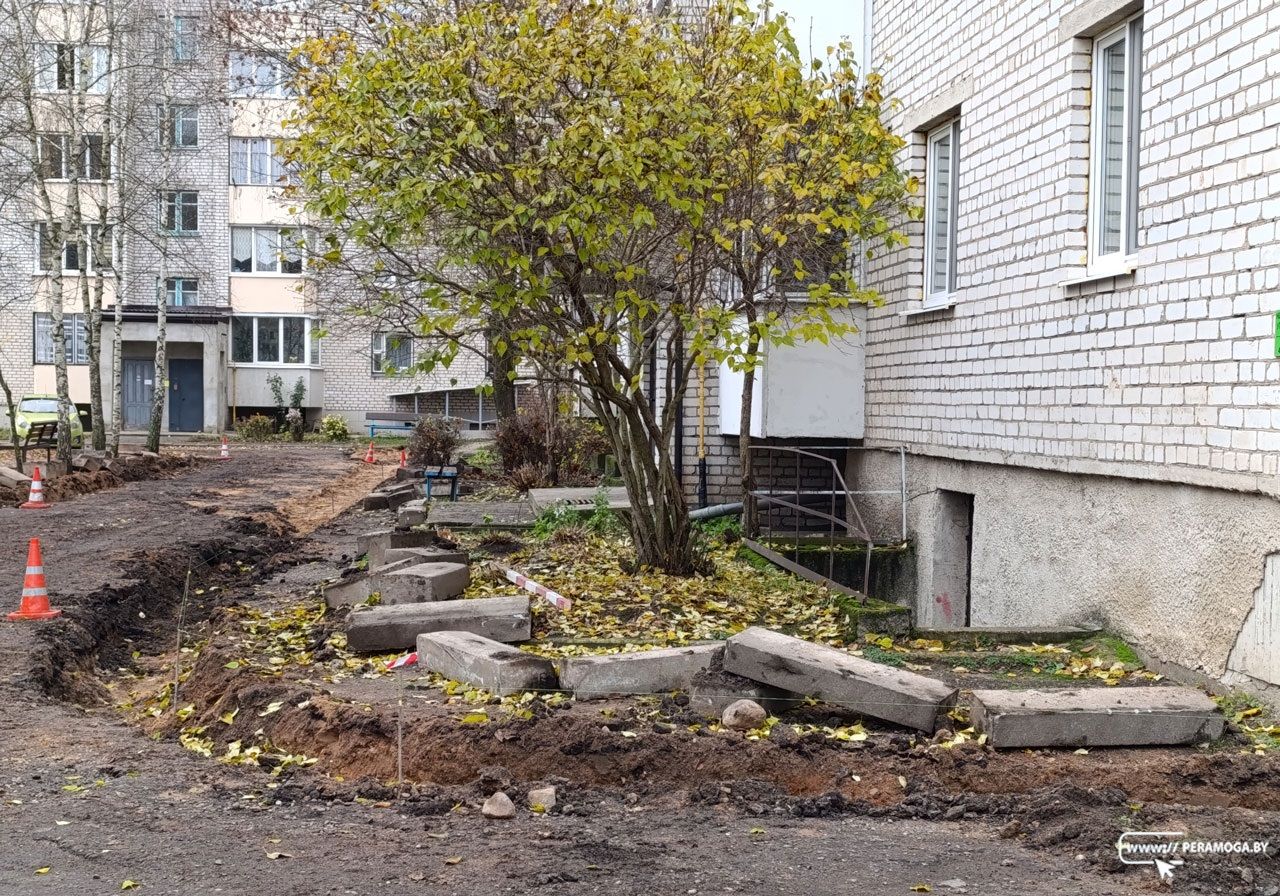 Во дворе по улице Октябрьской сделают новую асфальтированную дорожку Во дворе по улице Октябрьской сделают новую асфальтированную дорожку