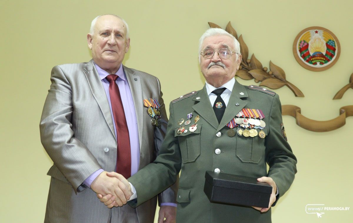 В Вилейском РОВД чествовали ветеранов органов внутренних дел В Вилейском РОВД чествовали ветеранов органов внутренних дел