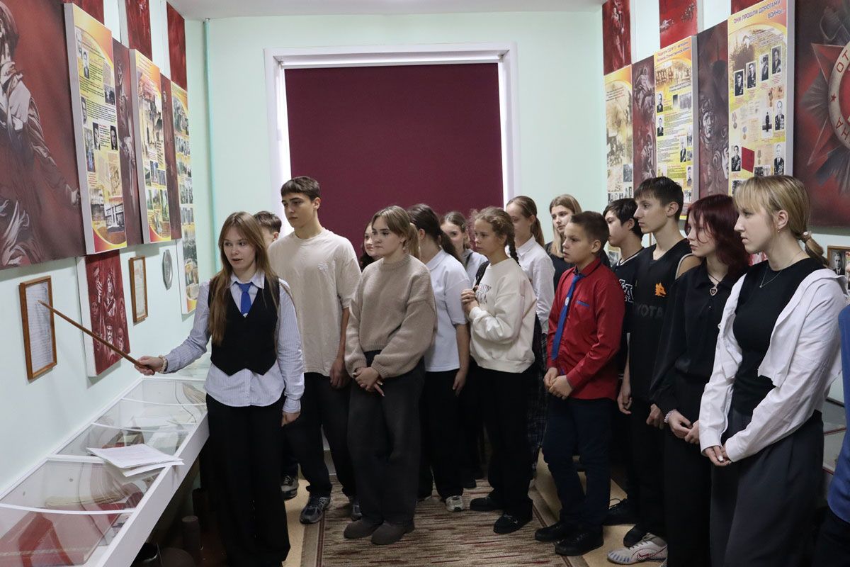 «Никто не забыт, ничто не забыто!»: воспитанники военно-патриотического клуба «Единство» посетили школьный краеведческий музей