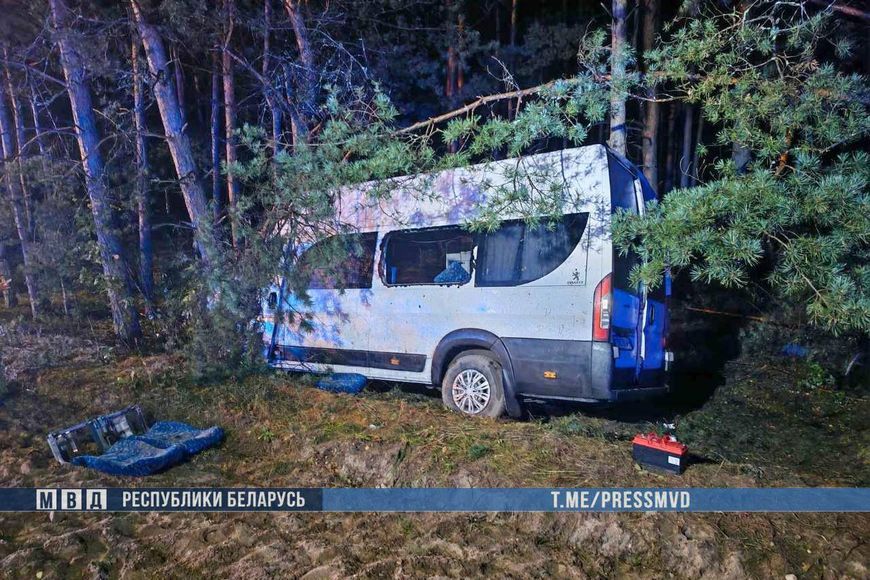 ГАИ ищет очевидцев ДТП с маршруткой под Вилейкой, в котором пострадали 13 человек