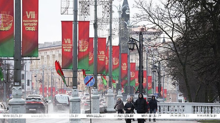 Лукашенко: решать вопрос с оттоком людей из регионов нужно революционными методами