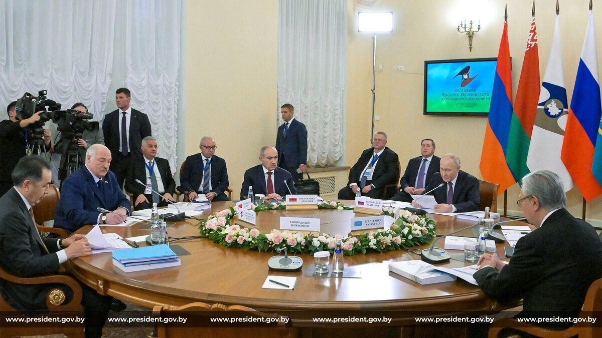 Александр Лукашенко принял участие в заседании Высшего Евразийского экономического совета в Санкт-Петербурге