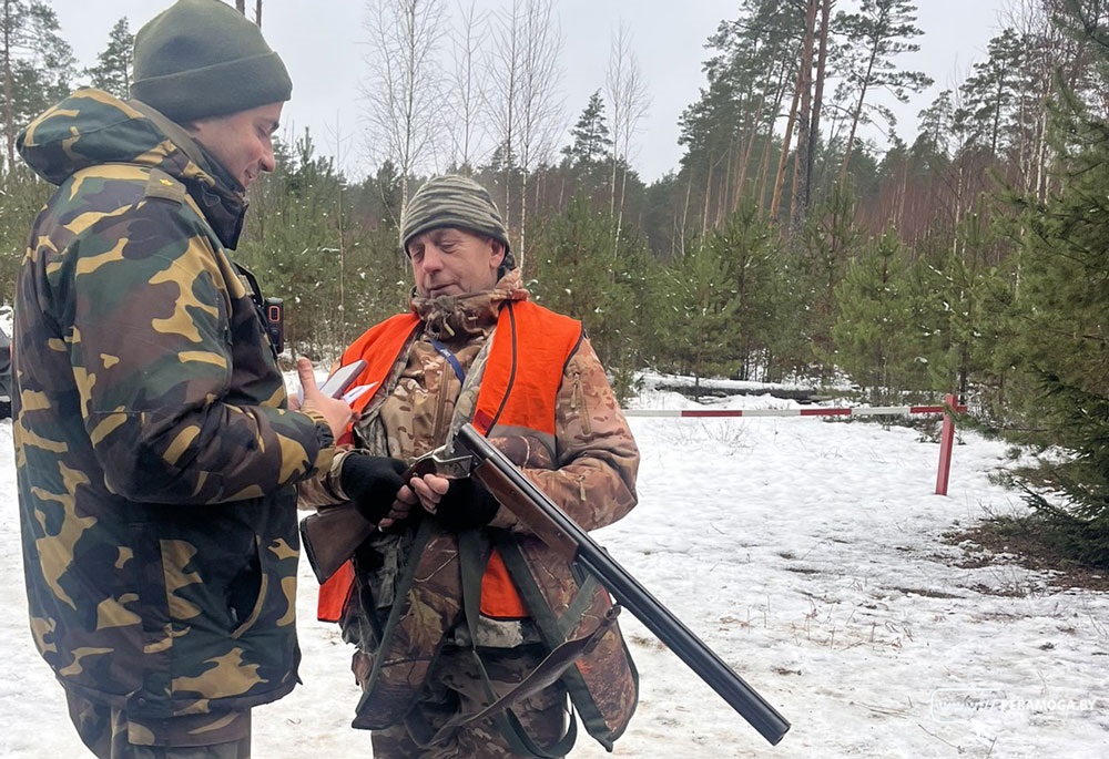 В Вилейском районе во время рейда проверили наличие у граждан разрешительных документов на охоту В Вилейском районе во время рейда проверили наличие у граждан разрешительных документов на охоту