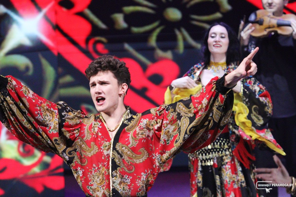 Фоторепортаж: юбилейный концерт, посвященный 45-летию городского Дома культуры, подарил яркие эмоции вилейчанам