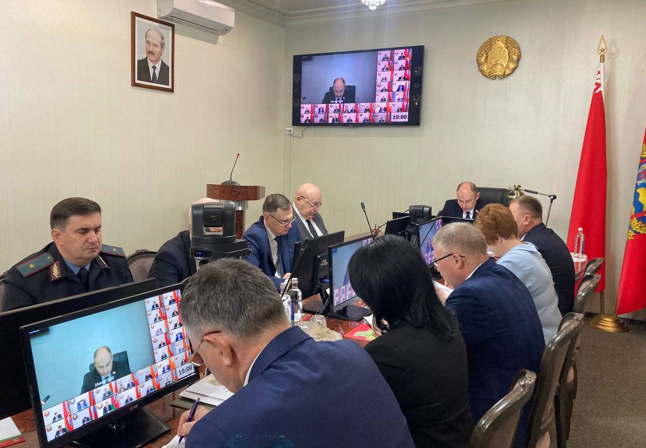 В Минской области проживают почти 1,5 млн человек. Демографическую политику обсудили на заседании Минского облисполкома