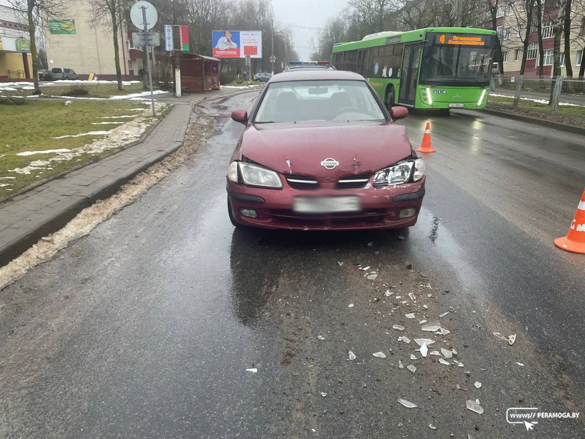 Два легковых автомобиля столкнулись в Вилейке