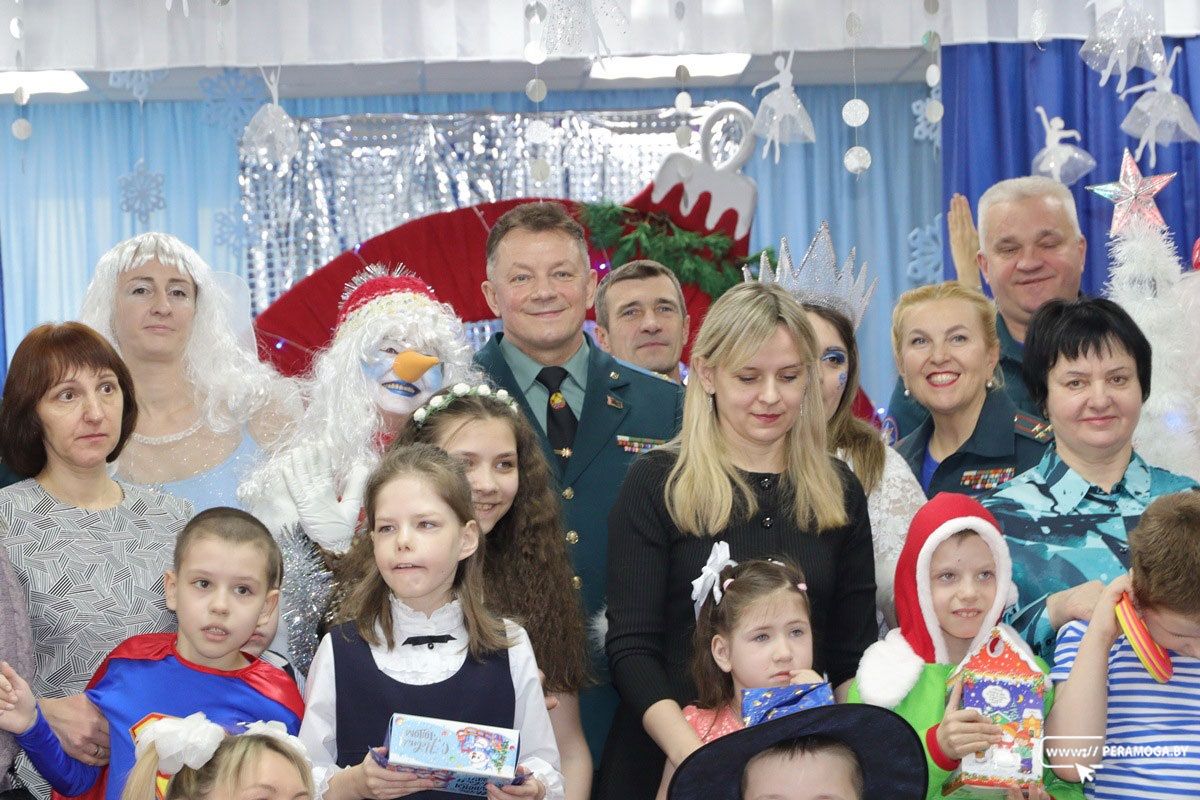 Спасатели Вилейщины принимают участие в республиканской акции «Наши дети» и исполняют детские мечты!