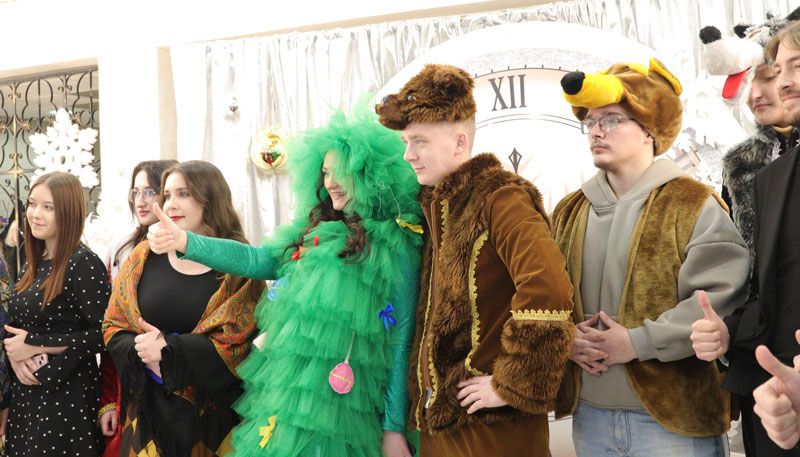 Карнавал "Новогоднее чудо" собрал в Вилейке 300 молодых специалистов со всех уголков Минщины