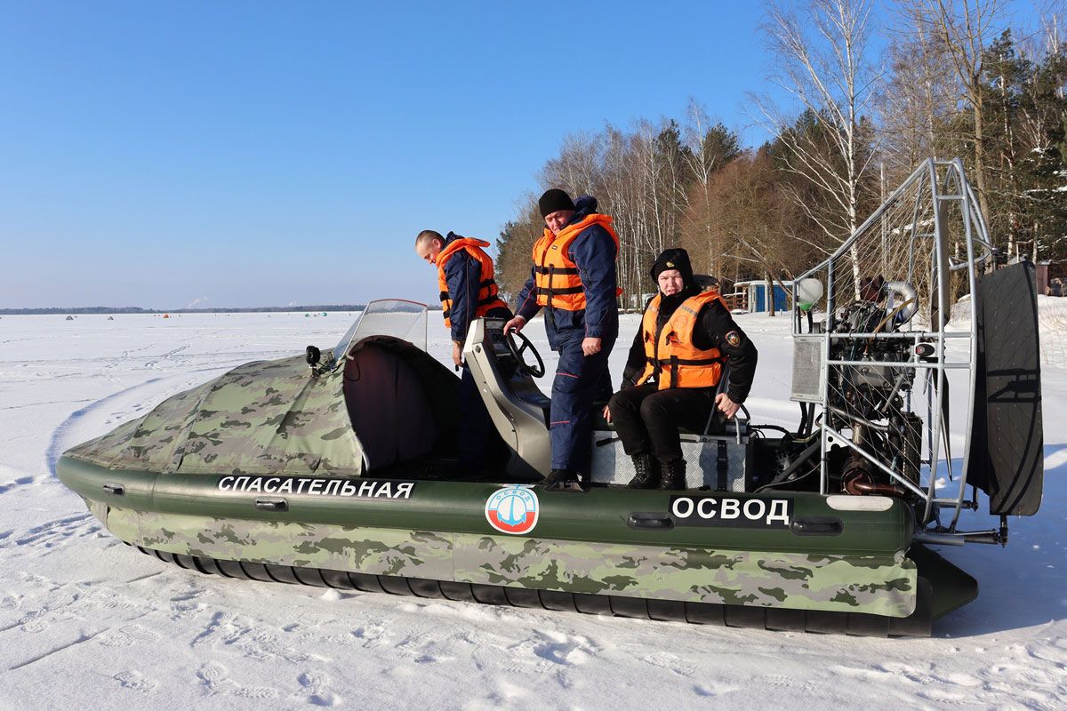 Вилейские спасатели напомнили любителям зимней рыбалки о правилах безопасного нахождения на водоёмах зимой