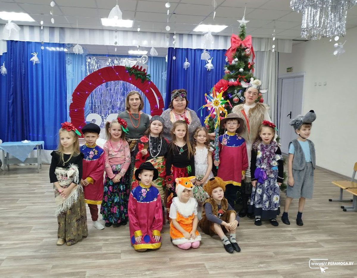Коза, Мишка и весёлые колядки: как в Вилейском дошкольном центре развития ребёнка отмечали "Коляды"