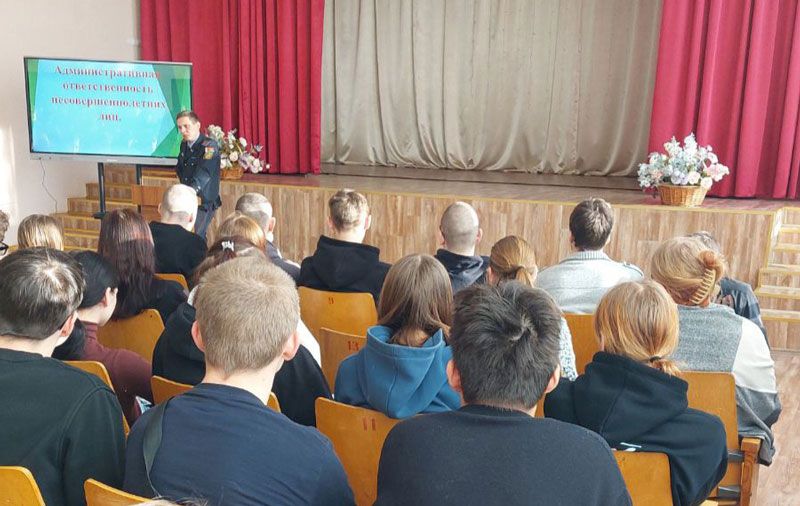 О чем с учащимися колледжа говорил участковый Вилейского РОВД