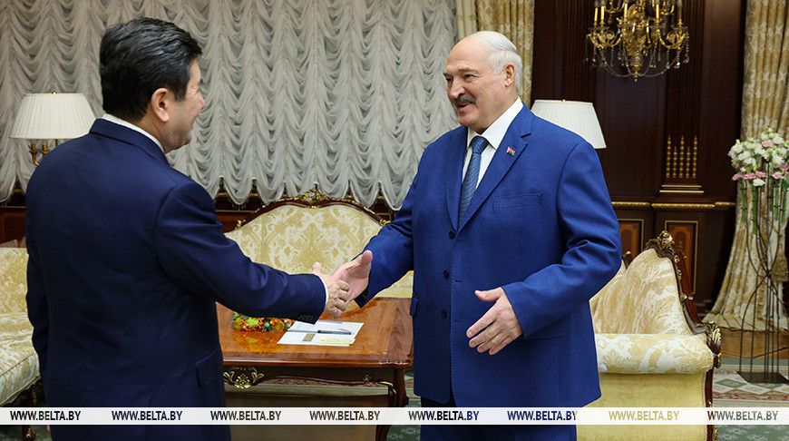 Лукашенко о сотрудничестве с Казахстаном: давайте в этом бешеном мире не потеряем друг друга 