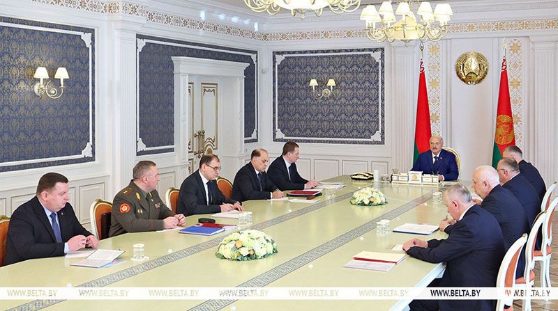 Лукашенко: Беларусь к концу года должна иметь собственное производство ходовых боеприпасов