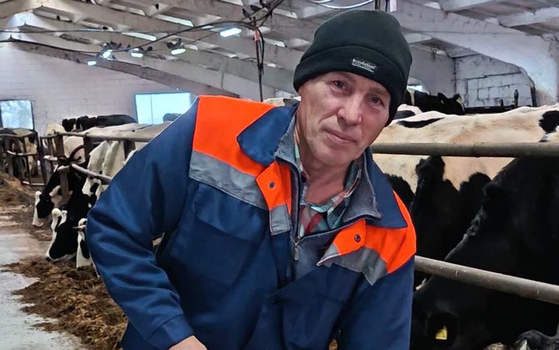 Жывёлавод фермы «Юнцавічы» Віталь Фядзюшкін: "Аднойчы сам пайшоў да кіраўніцтва і папрасіўся на ферму"