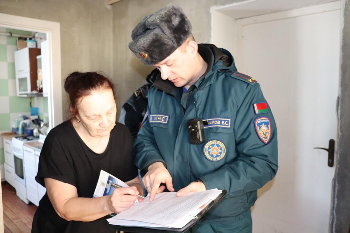 В Вилейском районе продолжается специальное профилактическое мероприятие «Дом без пожара»