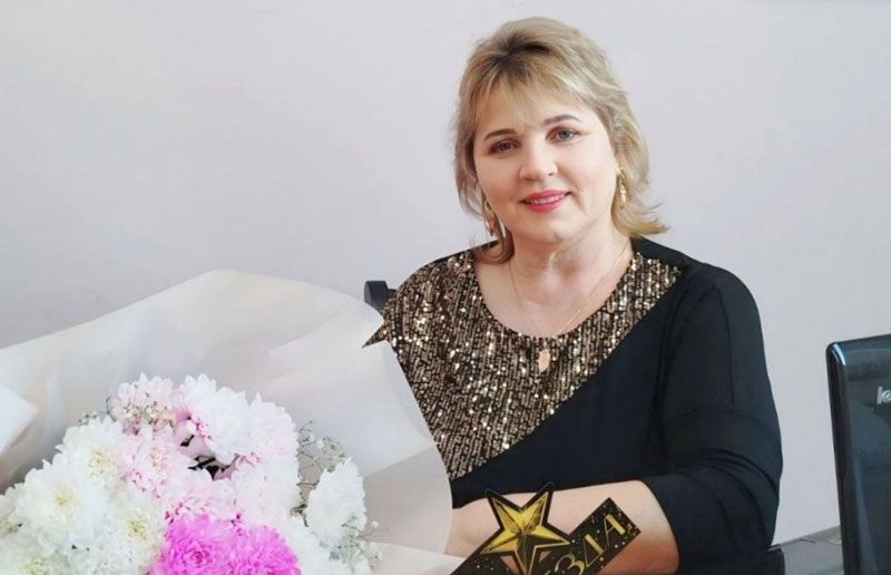 Директор Долгиновского Дома культуры Елена Гойлик отметила 40-летний юбилей своего творчества