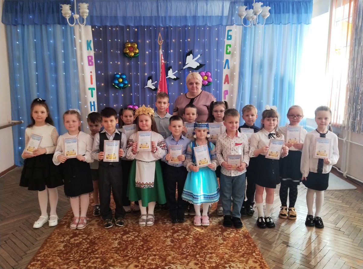 Конкурс чытальнікаў, прысвечаны Году беларускай жанчыны, адбыўся у дзіцячым садзе № 4