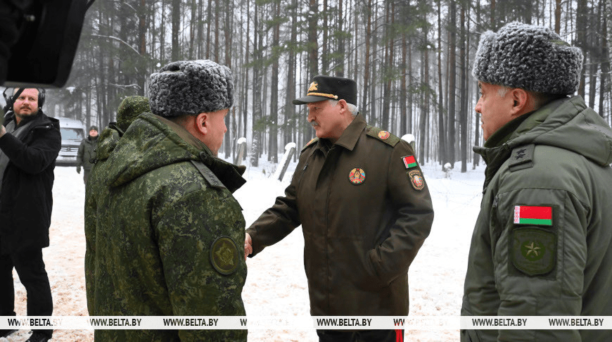 Лукашенко лично проверяет боеготовность Вооруженных Сил