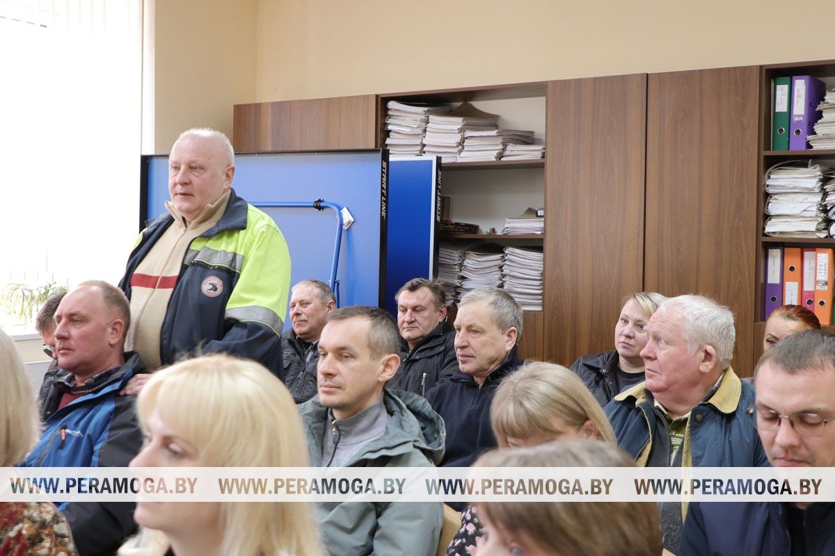 Что волнует дорожников? Узнал председатель Вилейского райисполкома  Анатолий Завацкий, встретившись с коллективом ДРСУ-162