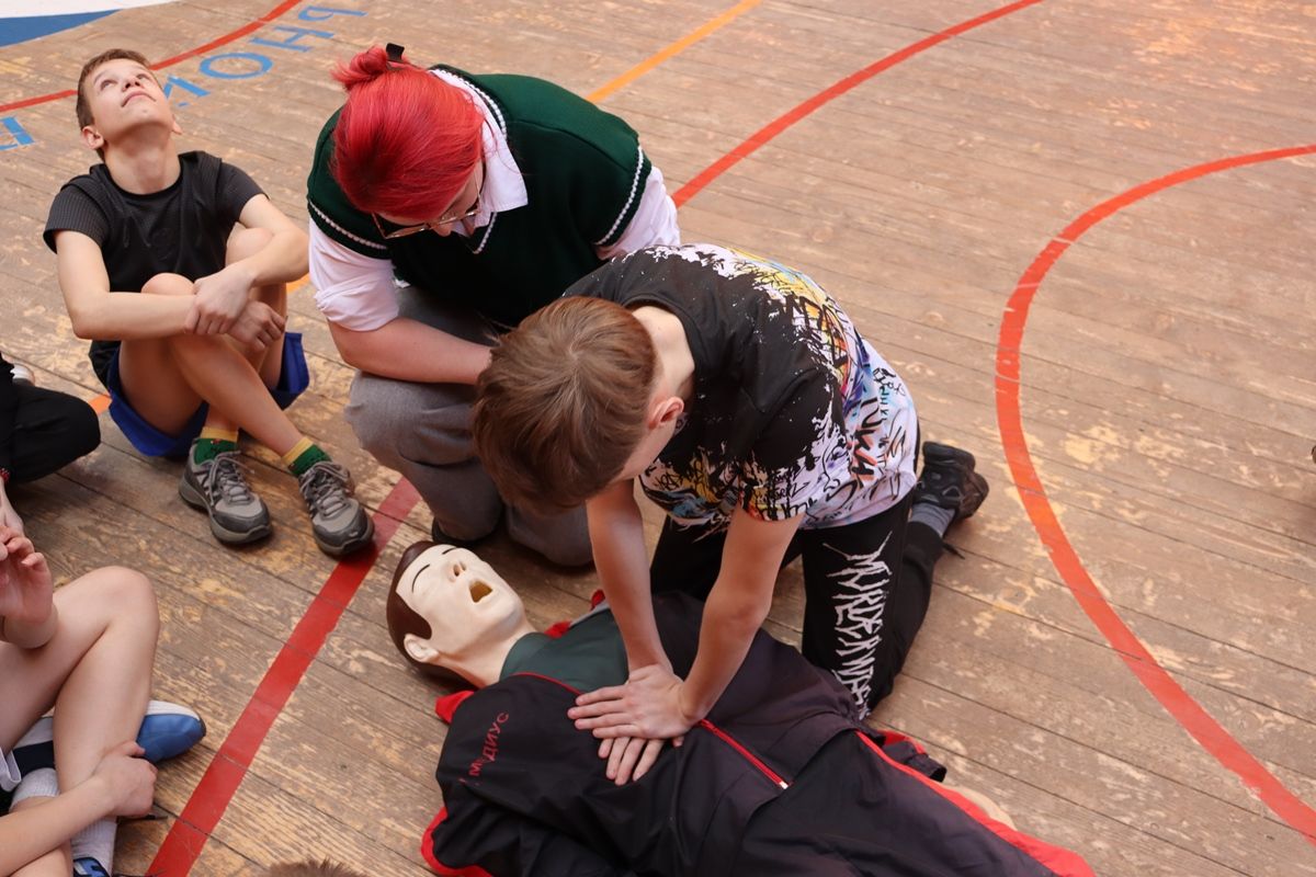 «Единство» в действии: юные патриоты Вилейщины освоили навыки тактической медицины