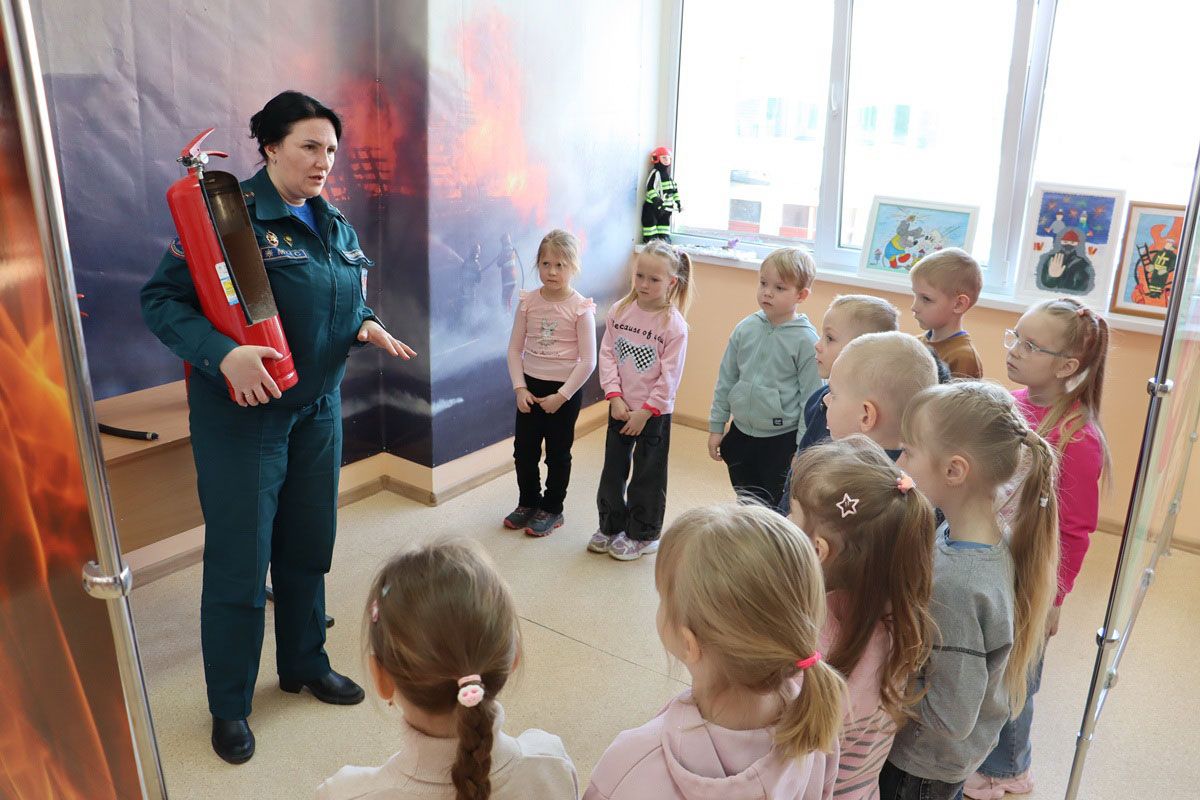 Азбука безопасности: воспитанники детского сада №1 посетили мини-центр МЧС