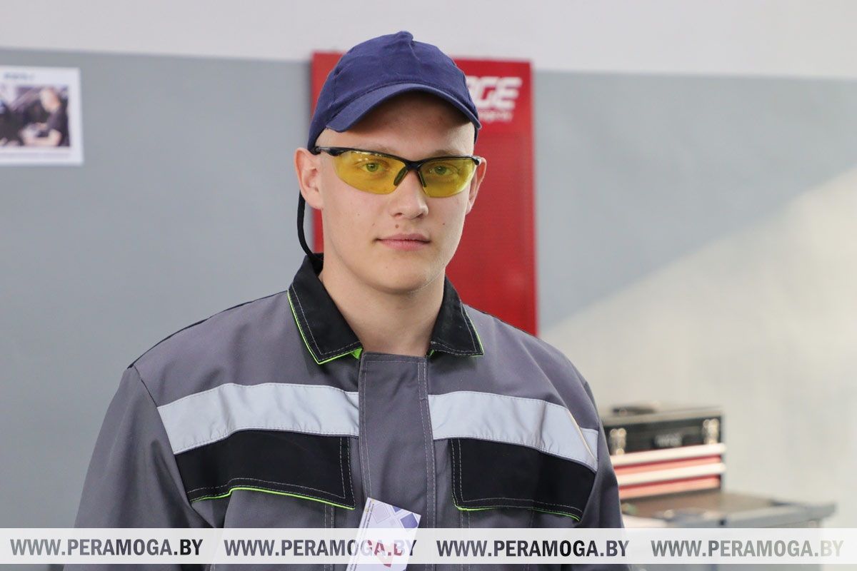 Матвей Кажуро из Вилейки набрал 100 баллов из 100 на областном конкурсе профмастерства