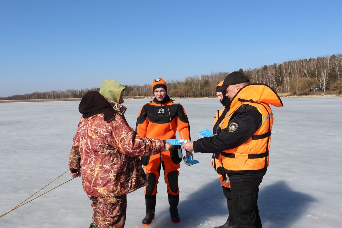 Коварный весенний лед: «Зимний патруль» провел рейд на Вилейском водохранилище