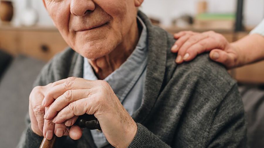 «І цырульнік, і псіхолаг» Сацработніца Святлана Малахава ратуе адзінокія душы ў вёсцы Сакалоўка