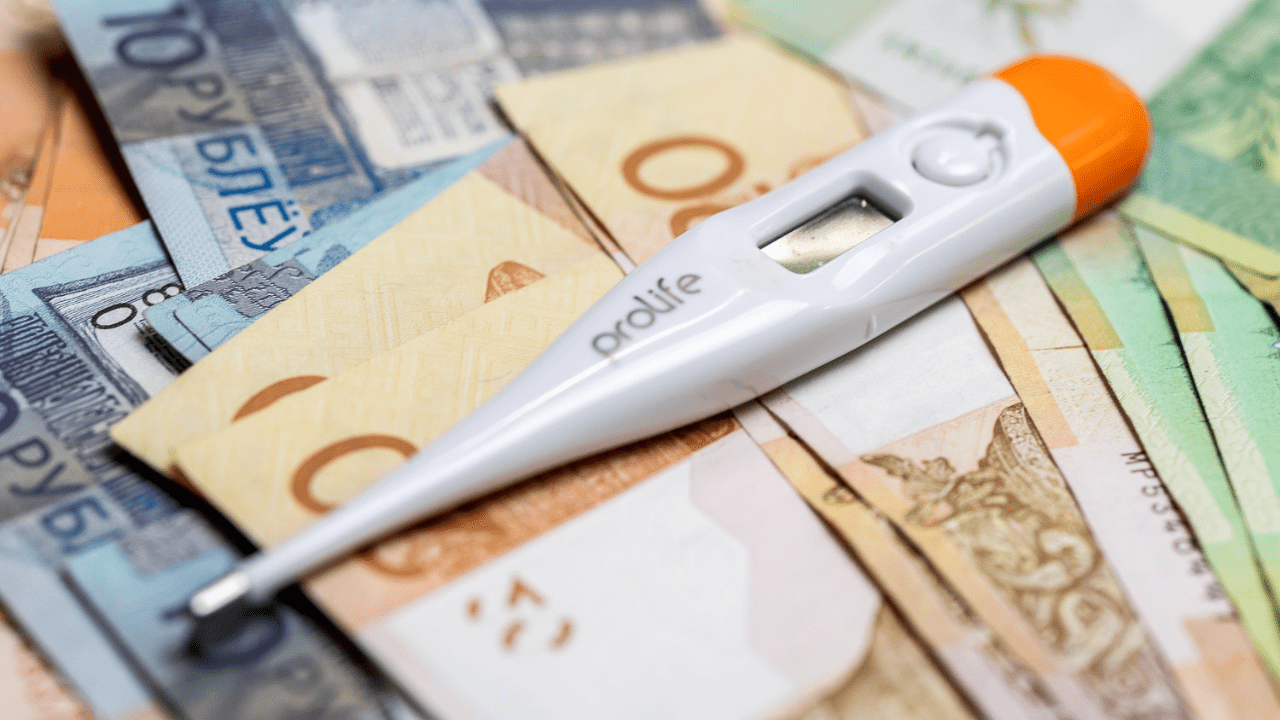 Новое в выплате пособий: кто имеет право на «минималку» по болезни и беременности?