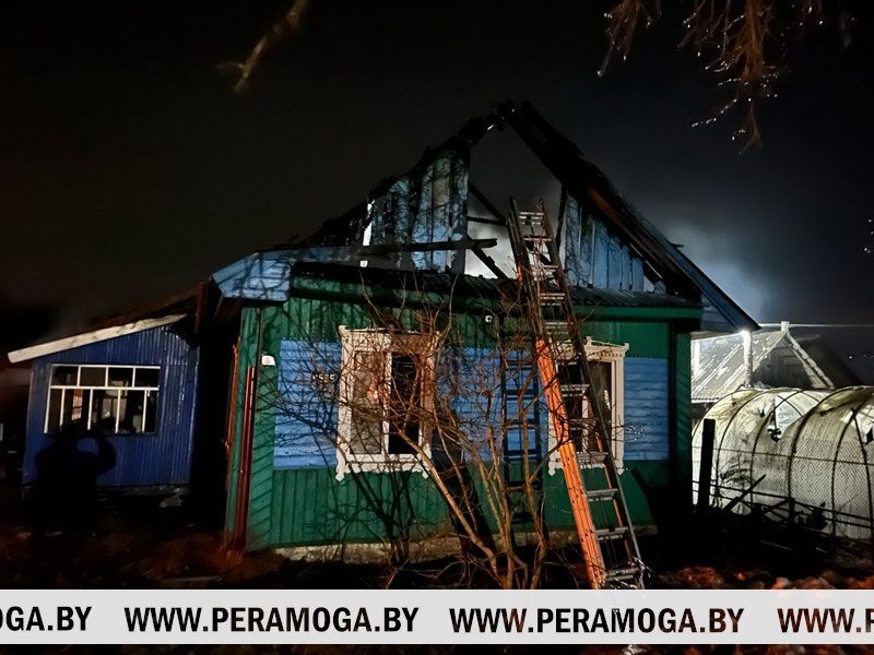 Два сарая и дом сгорели в деревне Карповичи Вилейского района
