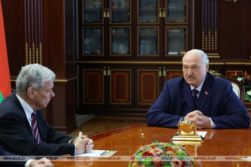 Лукашенко провел переговоры со спецпосланником США Коулом