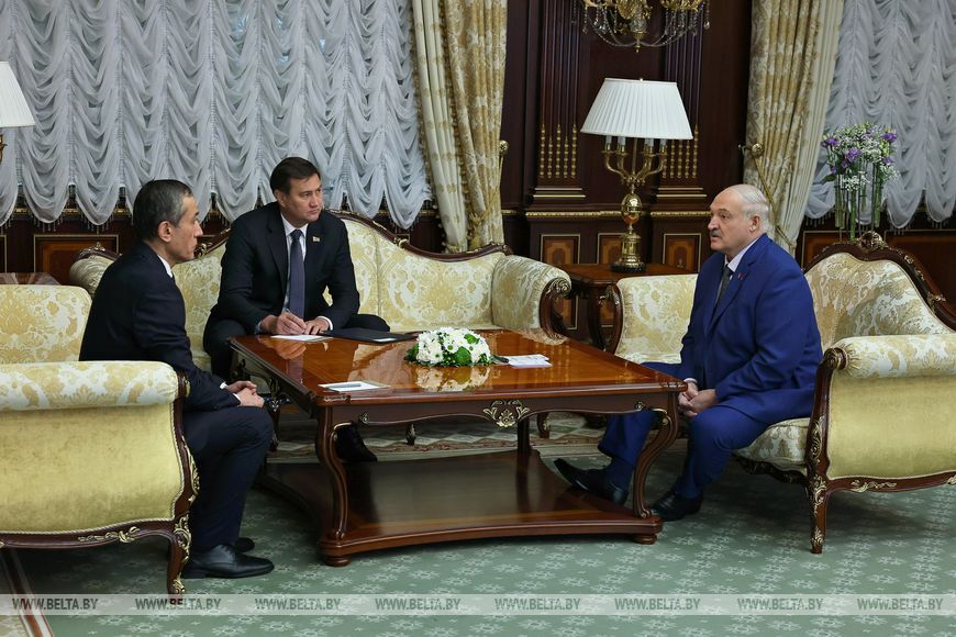 Лукашенко предложил Узбекистану помощь Беларуси в строительстве АЭС