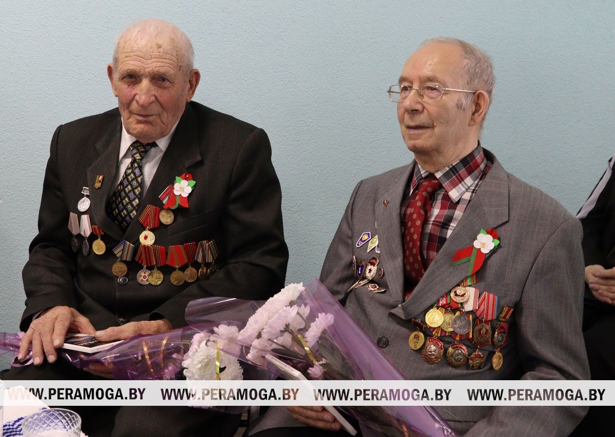 Диалог поколений: в Вилейке прошла встреча с бывшими малолетними узниками концлагерей