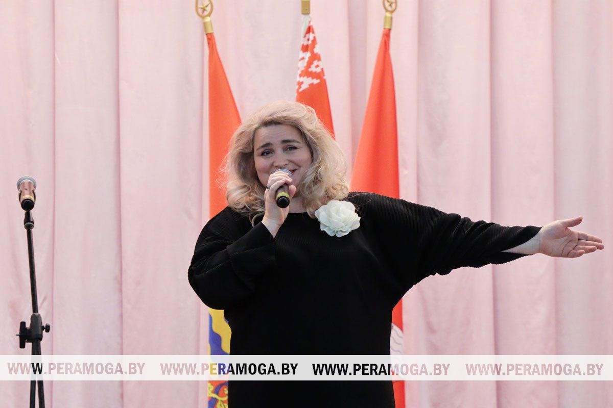 Праздничный концерт ко Дню единения народов Беларуси и России прошел в Вилейке