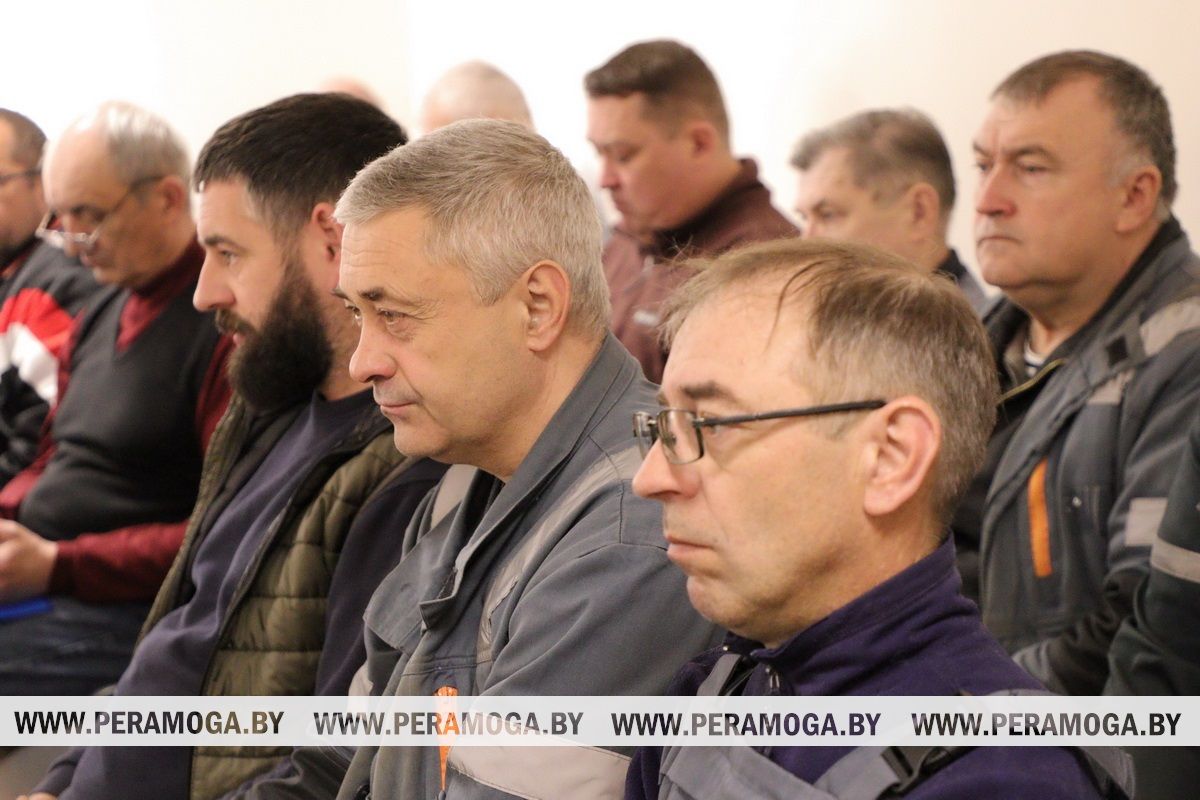 Открытый диалог: Анатолий Завацкий встретился с коллективом Вилейского цеха электросвязи РУП "Белтелеком"