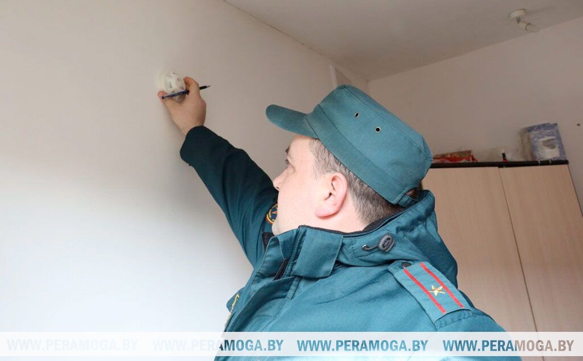 Маленький прибор спасает тысячи жизней: в Беларуси стартовала масштабная кампания по установке АПИ