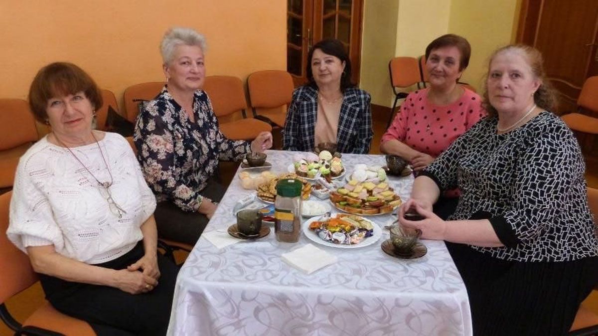 «Женщины творят историю»: ветераны педагогического труда Вилейщины встретились в гимназии «Логос»