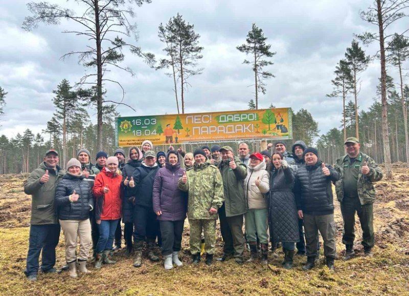 Сотрудники Верховного Суда Республики Беларусь сегодня ударно поработали в Вилейском районе