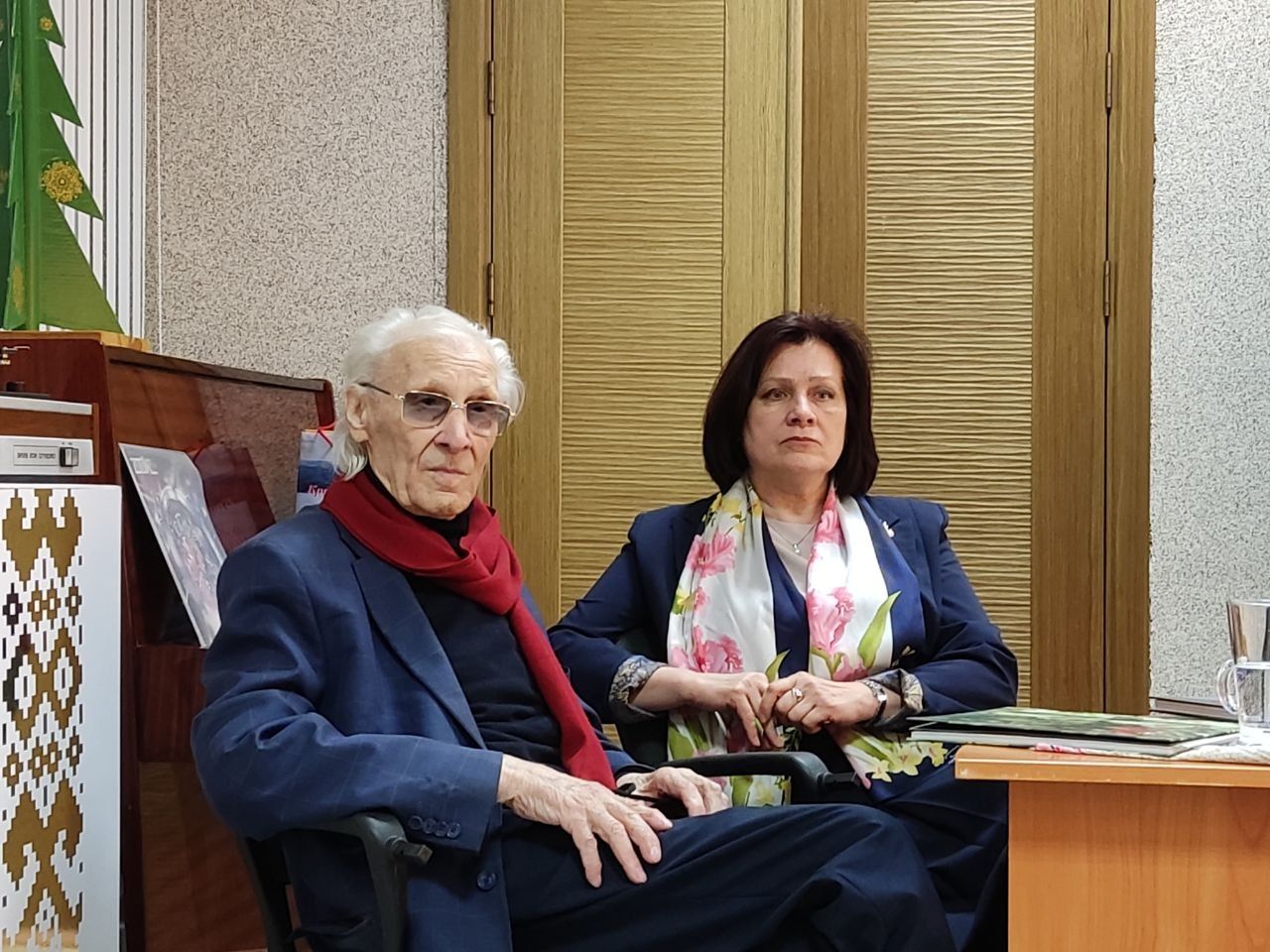 Племянница Гагарина и известный скульптор говорили с вилейчанами о космосе