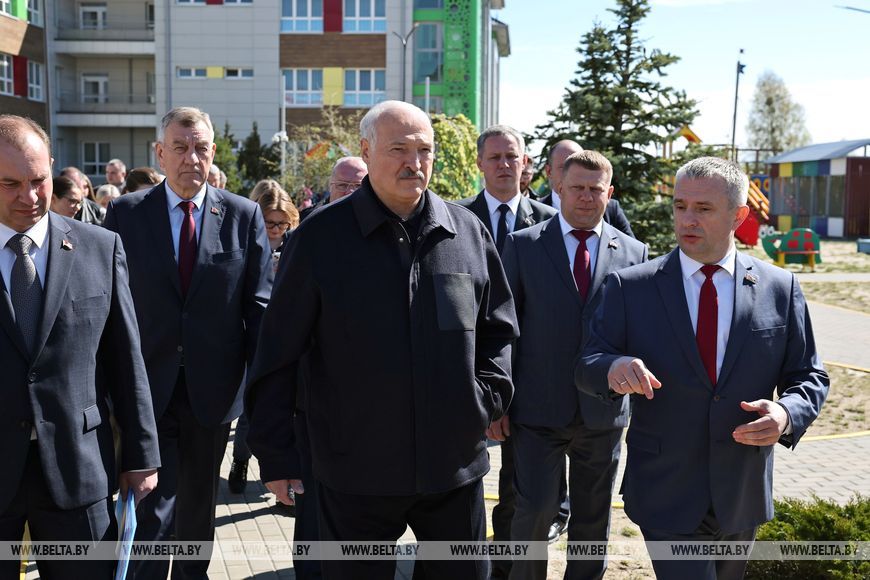 Лукашенко назвал работу с кадрами наиважнейшим вопросом местных органов власти