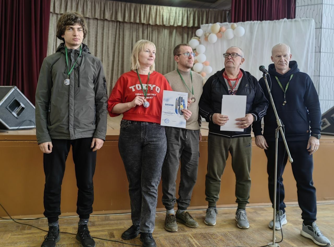 «Поверь в себя»: в Молодечно 63 незрячих и слабовидящих спортсмена соревновались в шашках, шахматах и теннисе