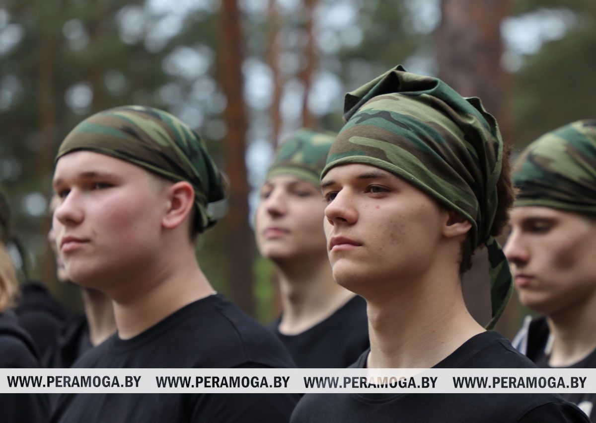 Стрельба, тактика и медицина: в Вилейском районе завершились учебно-полевые сборы для 10-классников Стрельба, тактика и медицина: в Вилейском районе завершились учебно-полевые сборы для 10-классников