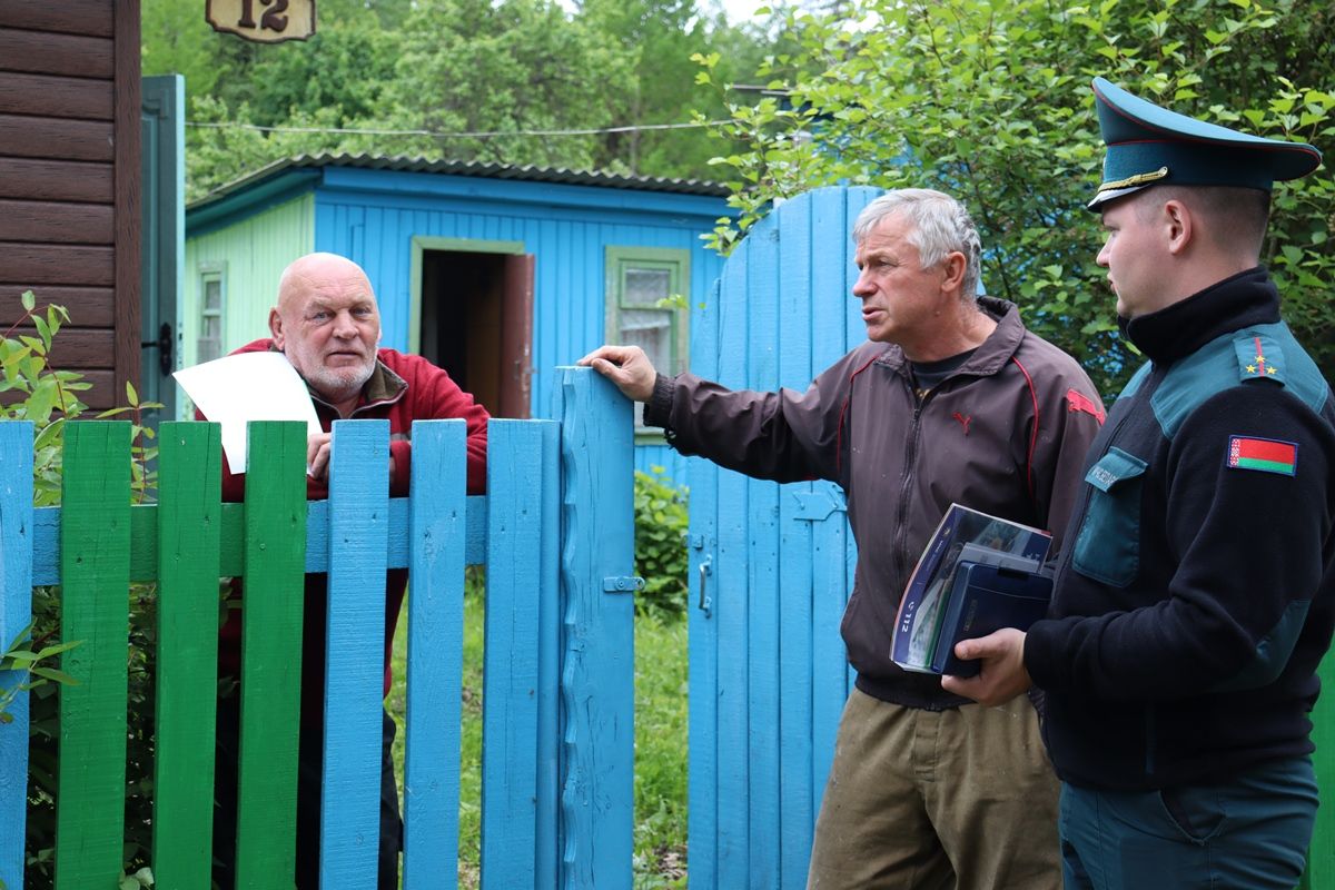 Спасатели Вилейщины проверили садовые товарищества и напомнили дачникам правила безопасности