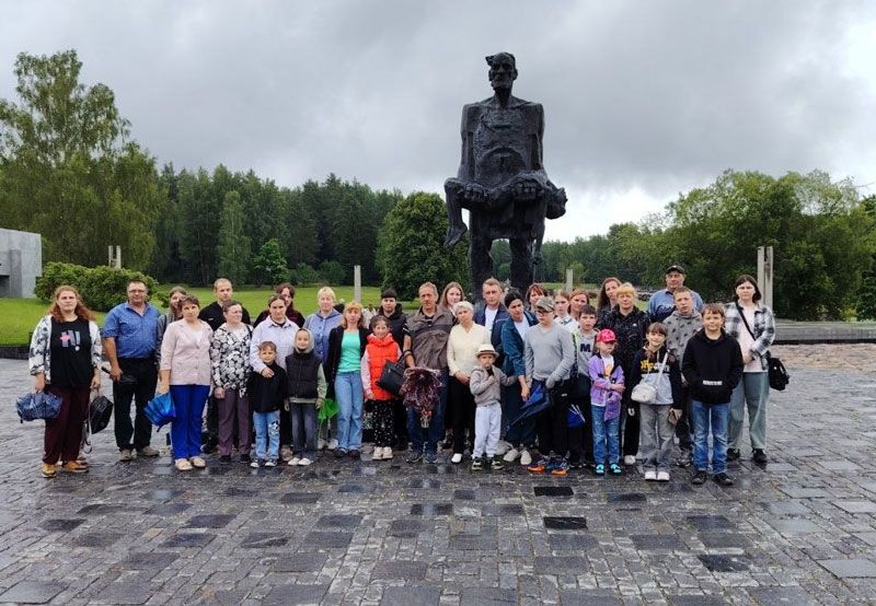 Прафсаюз АПК Вілейскага раёна арганізаваў паездку ў Хатынь і на Курган Славы.
