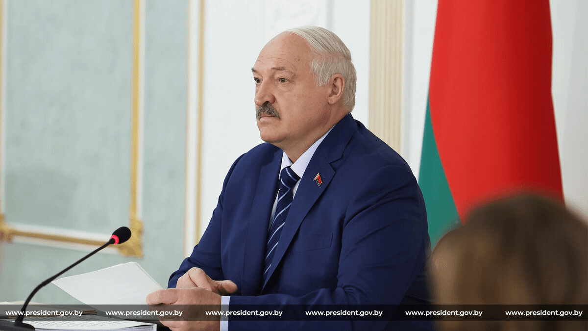 Президент: «До встречи в поле и на животноводческих комплексах» Президент: «До встречи в поле и на животноводческих комплексах»